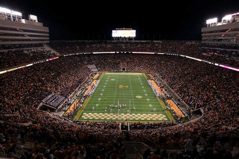 Tennessee football: Vols fans welcome return to pro-style offense