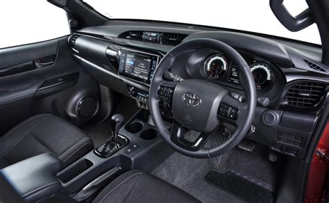 Hilux 2024 Interior - Vyky Rivkah