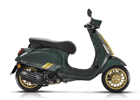 Vespa Sprint - Prachtig sportief design | Scooter Store Antwerpen