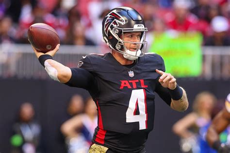 Arthur Smith says Falcons haven’t decided on starting QB - Yahoo Sports