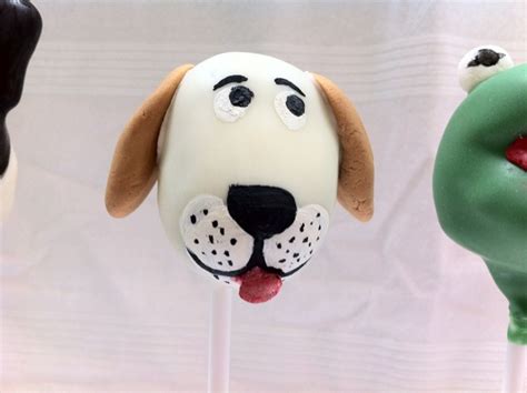 Elaine's Cake Pop Bakery: Little dog cake pops