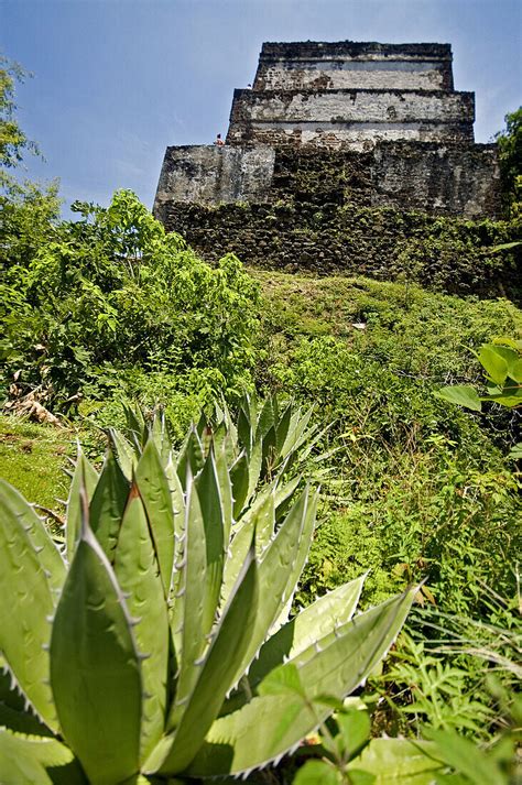 Pyramid of Tepozteco. Tepoztlan. … – License image – 70225874 lookphotos