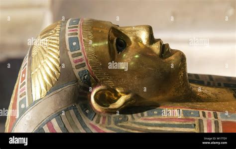 CAIRO, EGYPT- SEPTEMBER, 26, 2016: the gilded coffin of queen tuya in cairo Stock Photo - Alamy