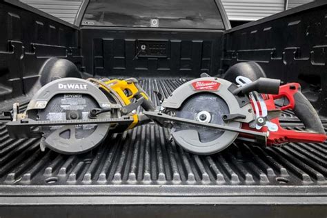 DeWalt FlexVolt Worm Drive Style Vs Milwaukee M18 Fuel Rear-Handle ...