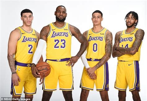 Lebron James poses with his new LA Lakers team-mates ahead of new NBA ...