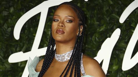 Rihanna net worth 2021: Singer becomes self-made billionaire, world's ...