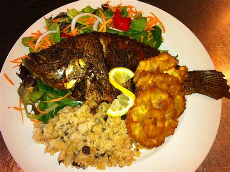 Fried fish and coconut rice | nomblage | Pinterest