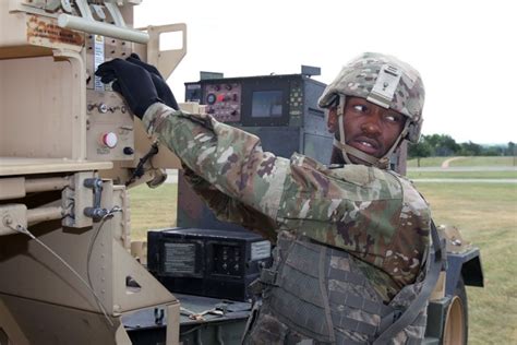 13R Soldiers drill on Firefinder radar setup | Article | The United ...