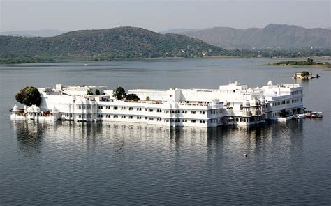 Lake Palace Udaipur - History, Timings, Entry Fee, Location