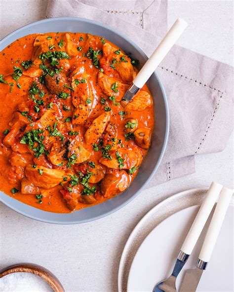 One-pan creamy paprika chicken with mushrooms - My Wholesome Life