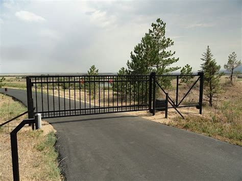 The Athena Cantilever style sliding gate | Metal driveway gates, Amazing gates, Sliding gate