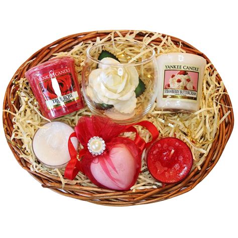 Candle Treat, Gift Basket - Red