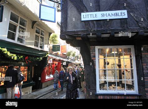 Shambles christmas york yorkshire england hi-res stock photography and images - Alamy