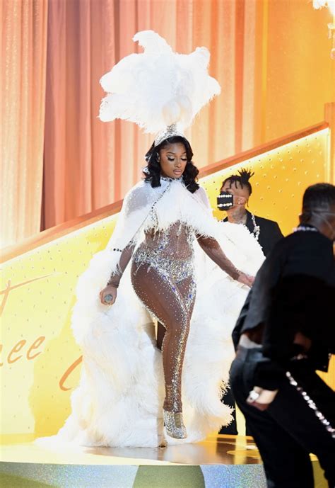 Megan Thee Stallion Grammy : Megan Thee Stallion Gets Savage Twerks At The Grammys With Electric ...