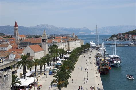 File:Trogir3.jpg - Wikimedia Commons