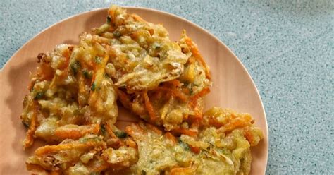 Bala-bala / Crispy Vegetable Fritters Recipe by Iskan Detia Karina ...