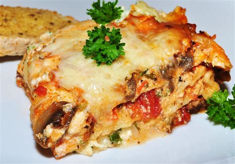 Mmm...lasagna | whats4dinnersolutions.wordpress.com/2010/05/… | Flickr