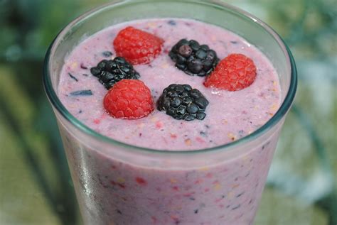 Marketing Girl Eats Great Food: Berry Smoothie with Flax Seeds