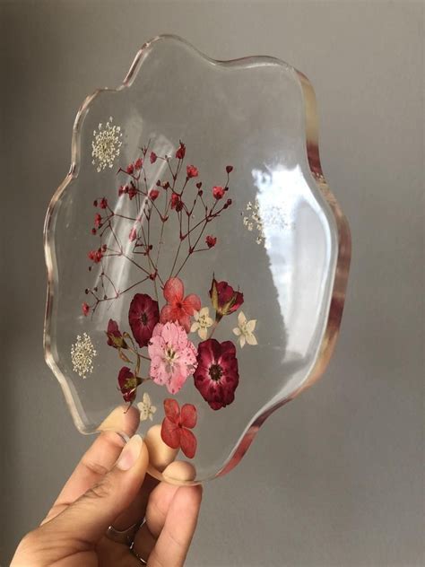 Red White and Pink Wild Flowers in Clear Epoxy Resin Table Decor Gift ...