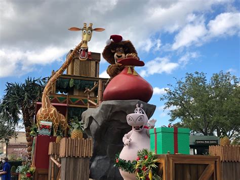 PHOTOS: "Madagascar" Favorites Debut in "Universal's Holiday Character Celebration" at Universal ...