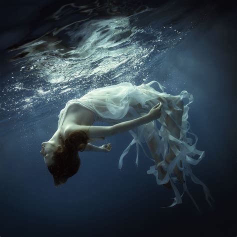 Underwater dreams - Girl with ribbons under water | Girl in water, Underwater photoshoot, Water art