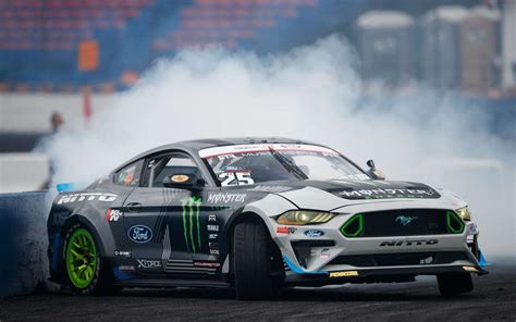 Download Ford Mustang RTR Formula Drift, Tema per Windows 10