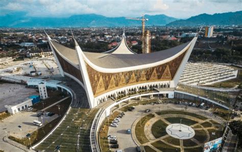 Pesona 4 Masjid Modern Di Indonesia