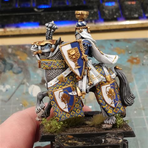 He's finally done, the Bretonnian Grail knight! : r/minipainting