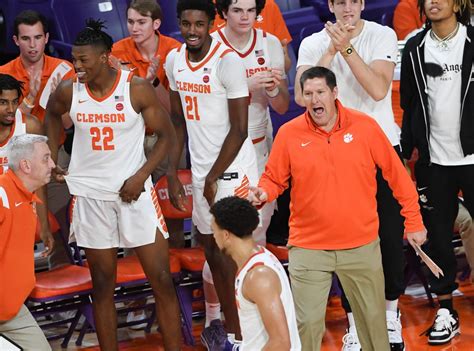 Clemson Basketball: Tigers fall to Gamecocks on last second shot