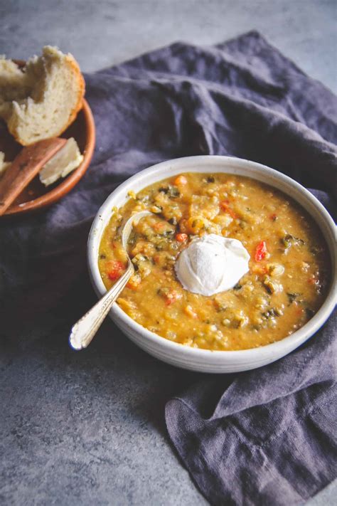 Healthy Slow Cooker Lentil and Vegetable Soup - Sweetphi