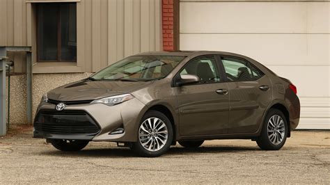 2017 Toyota Corolla Review: Mediocrity sells