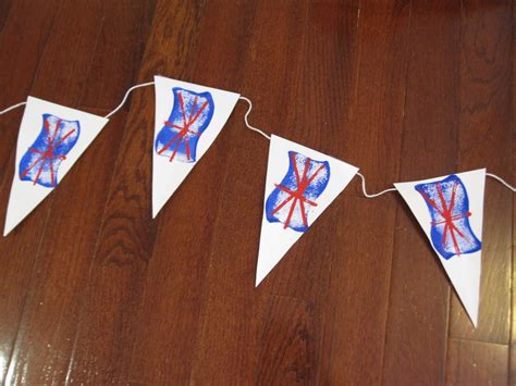 Toddler Approved!: Union Jack Bunting Stamping!