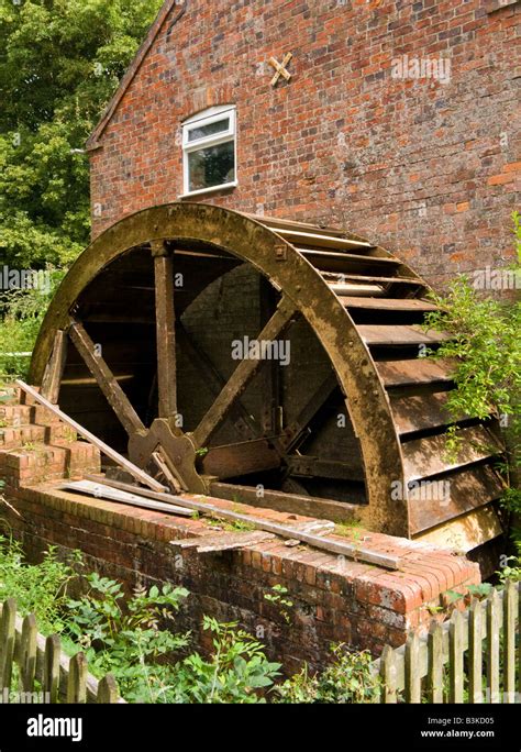 Old water mill water wheel hi-res stock photography and images - Alamy