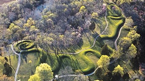 The Great Serpent Mound of Ohio, the Largest Earthen Effigy in the ...