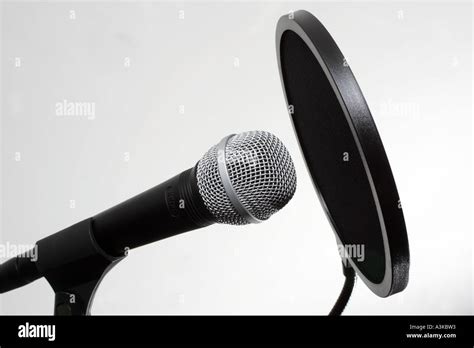 Shure microphone hi-res stock photography and images - Alamy