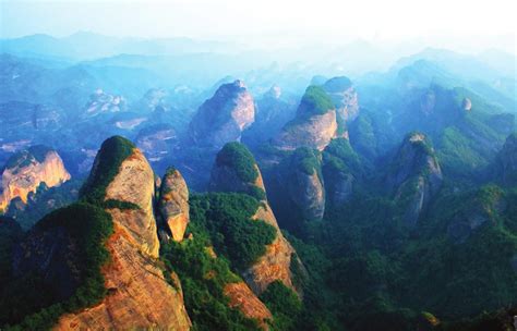 Mount Danxia in China | Rainbow mountains china, Rainbow mountain ...