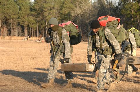 Special Forces Assessment and Selection | Soldiers carry amm… | Flickr