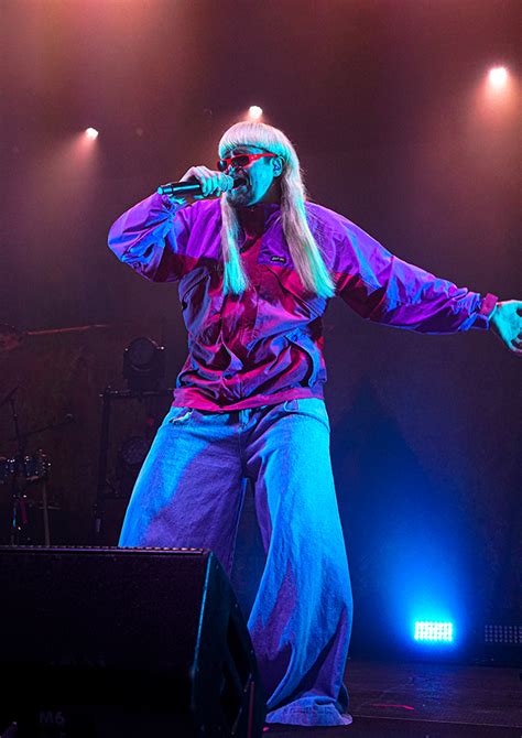 Indie pop concert photography. Oliver Tree concert pictures