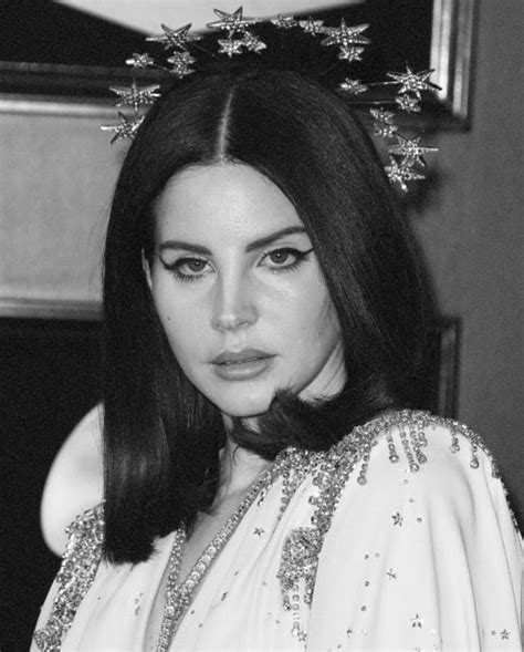 30 of Lana Del Rey's best eyeliner looks | Revelist Perfect Eyeliner, Best Eyeliner, Eyeliner ...