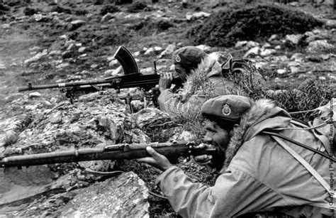 27 Black and White Photos of Greek Civil War in the 1940s ~ Vintage ...