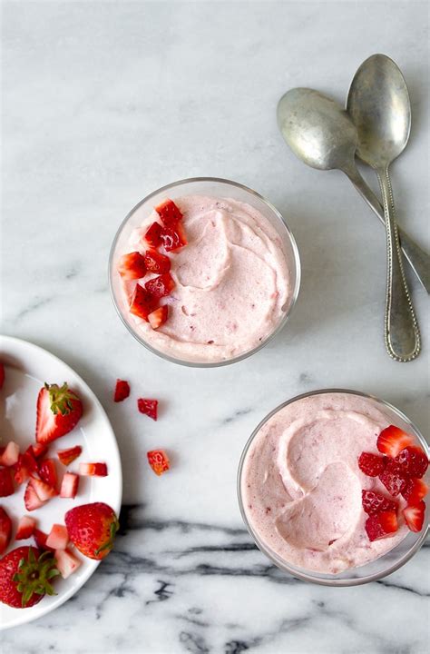 Strawberry Mousse (in the blender) - Dessert for Two