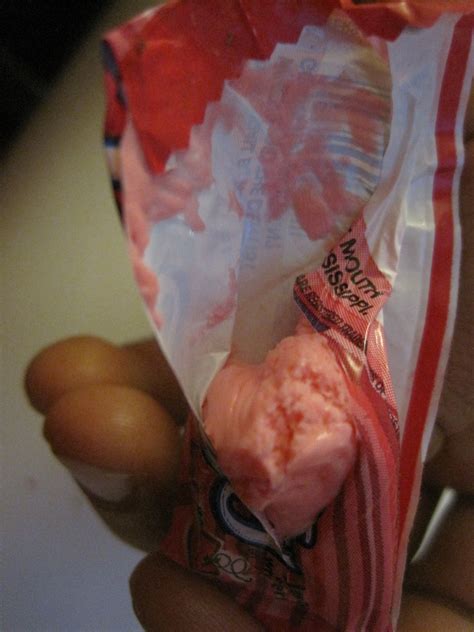 Walking The Candy Aisle: Laffy Taffy review