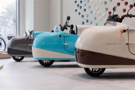 Lámpago wraps electric trike in fun-loving retro-cool skin