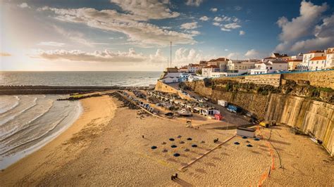 The popular beach town Ericeira in the afternoon sun, Portugal | Windows Spotlight Images