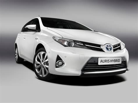 Toyota Auris White Photo Gallery #1/9