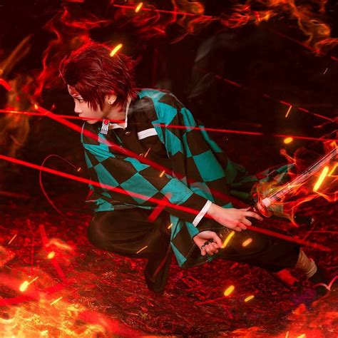 10 Wonderful Cosplay of Demon Slayer's Tanjiro Kamado | CBR | Demon ...