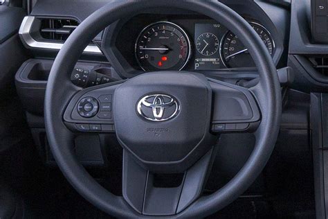 Toyota Avanza 2024 Interior & Exterior Images, Colors & Video Gallery ...