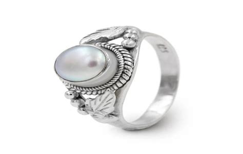 white gemstone Natural Pearl Ring with Silver, For Astrology, Size: 5.60 Carat at Rs 7920/piece ...