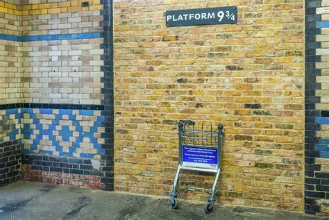 Platform 9 3/4, Kings Cross Station, London Photograph by David Ross ...