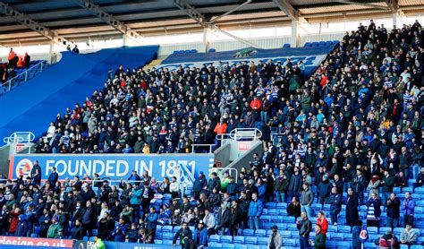 Reading FC fans smile for camera during 2-2 draw with Blackpool - Berkshire Live